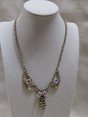Vintage Gold-Tone Aurora Borealis Rhinestone Necklace With Dangling Detail 17"